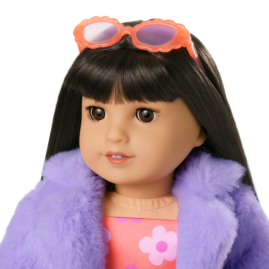 Truly Me™ #130 Doll & Day of Fun All-in-One Set B8