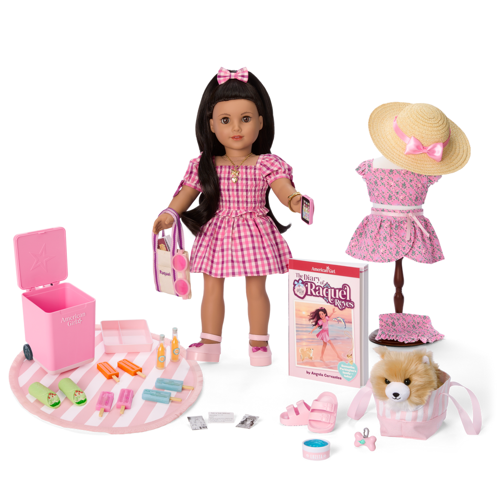 Raquel Reyes™ Gift Set (Girl of the Year™ 2026) F8