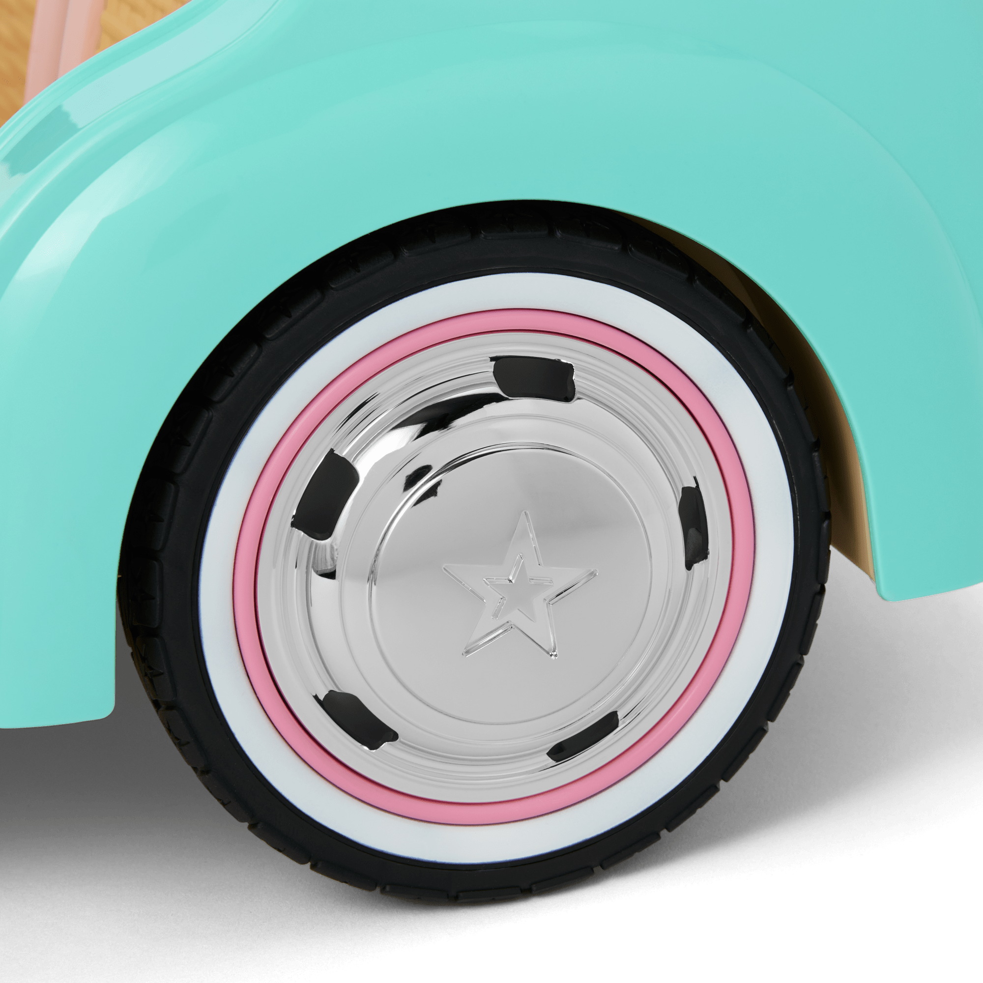 Raquel's™ Seaside Car for 18-inch Dolls (Girl of the Year™ 2026) D7