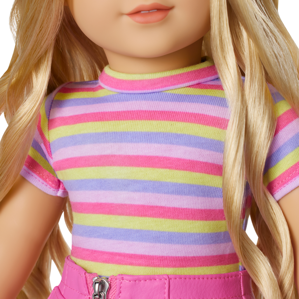 Long Hair Looks™ by Truly Me™ 18-inch Doll #133 & hair accessories E0