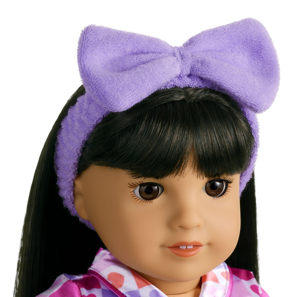 Truly Me™ #130 Doll & Day of Fun All-in-One Set B8