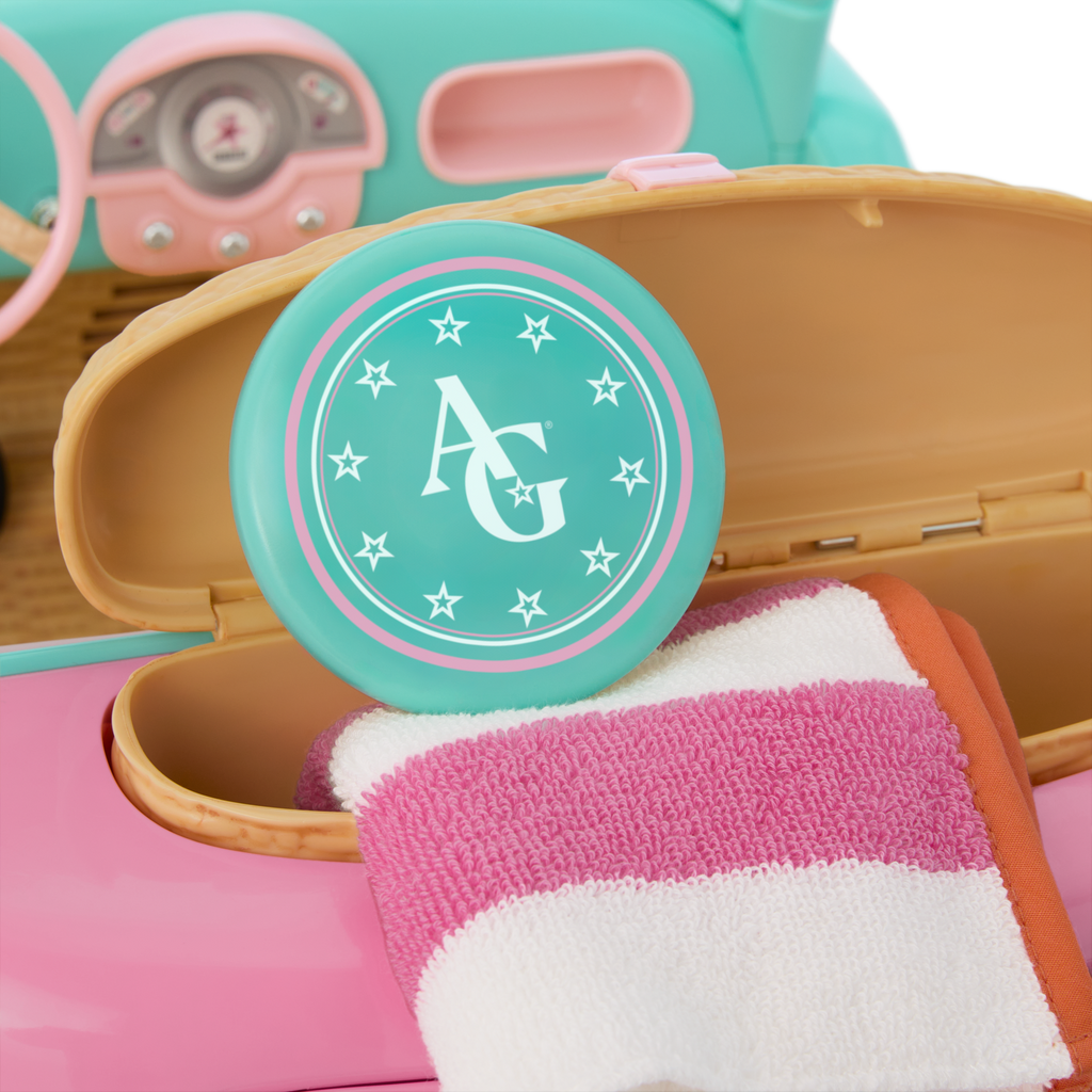 Raquel's™ Seaside Car for 18-inch Dolls (Girl of the Year™ 2026) D7
