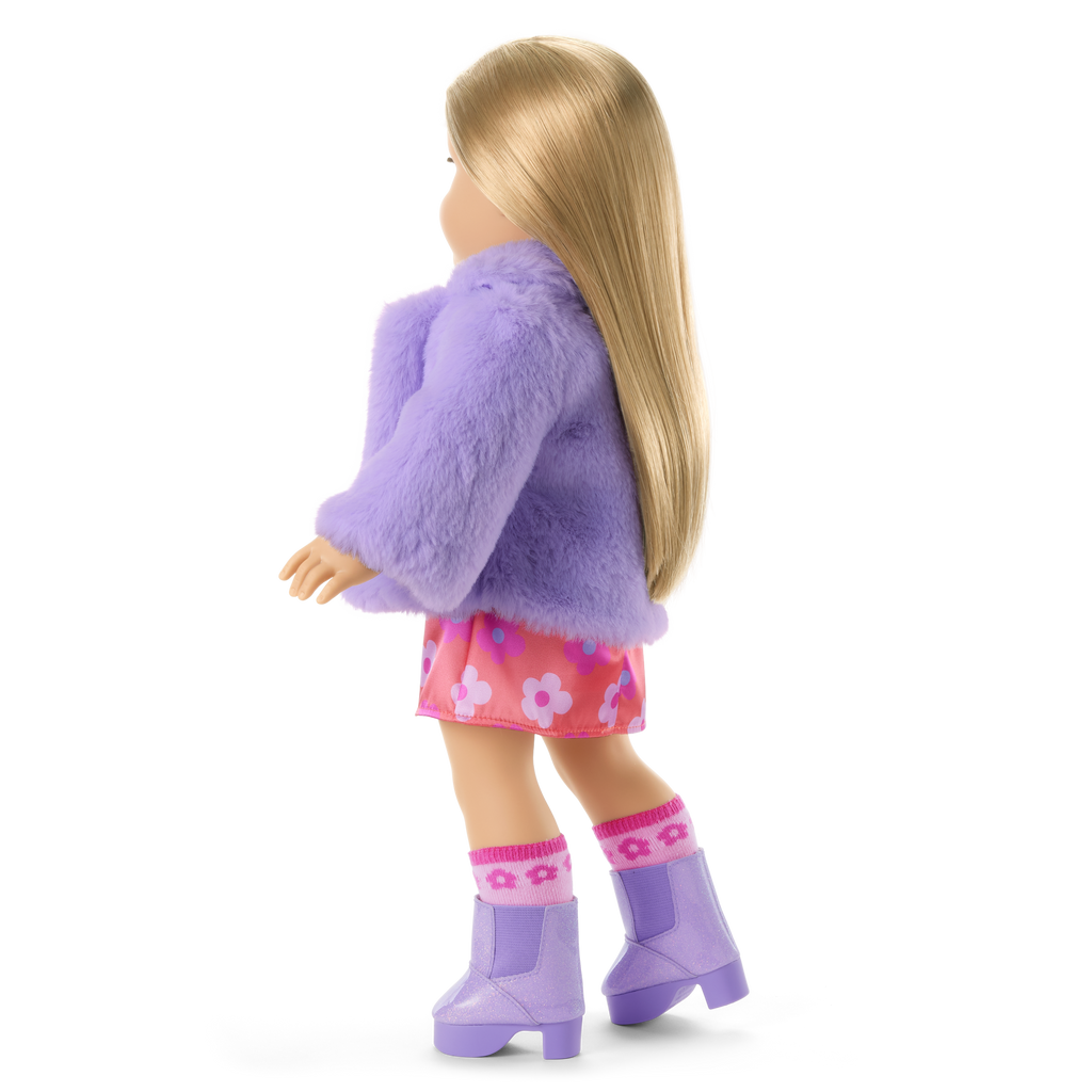 Truly Me™ #131 Doll & Day of Fun All-in-One Set A2