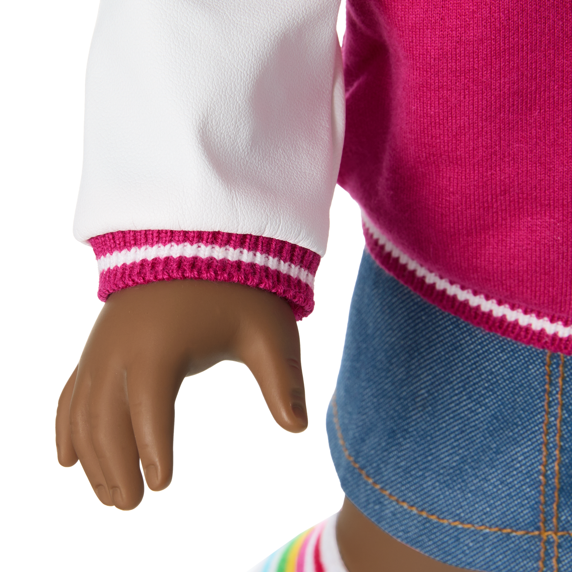 Truly Me™ 18-inch Doll #112 with curly dark-brown hair E2