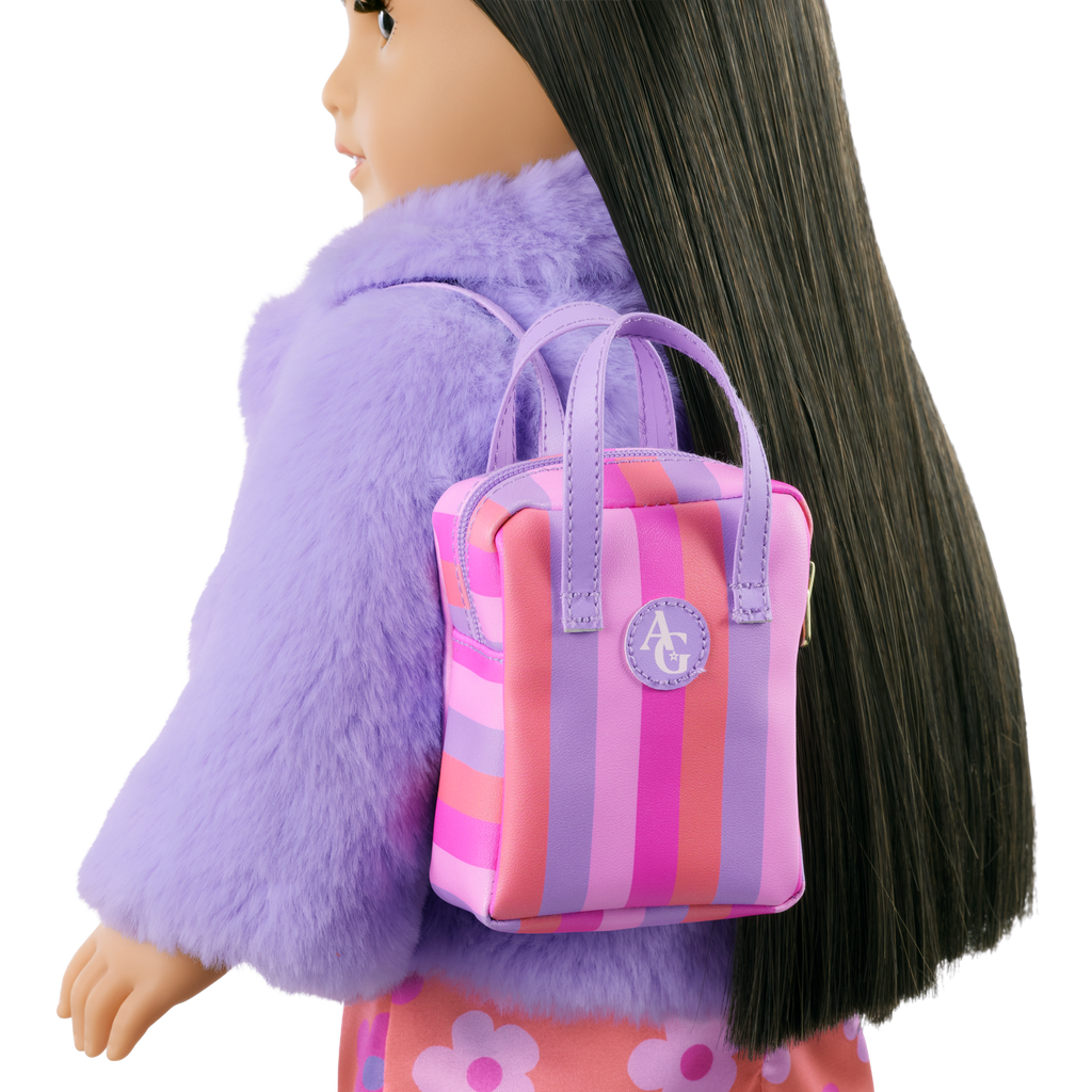 Truly Me™ #130 Doll & Day of Fun All-in-One Set B8