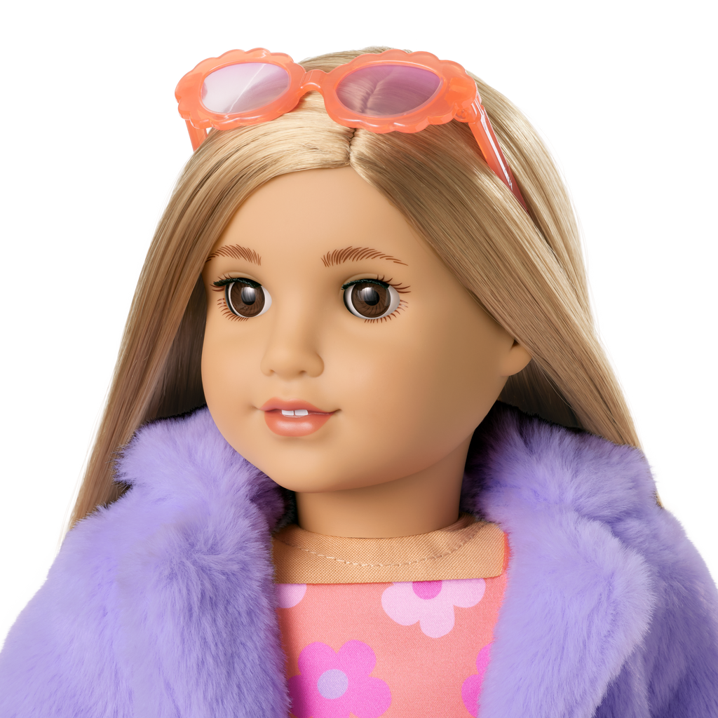 Truly Me™ #131 Doll & Day of Fun All-in-One Set A2