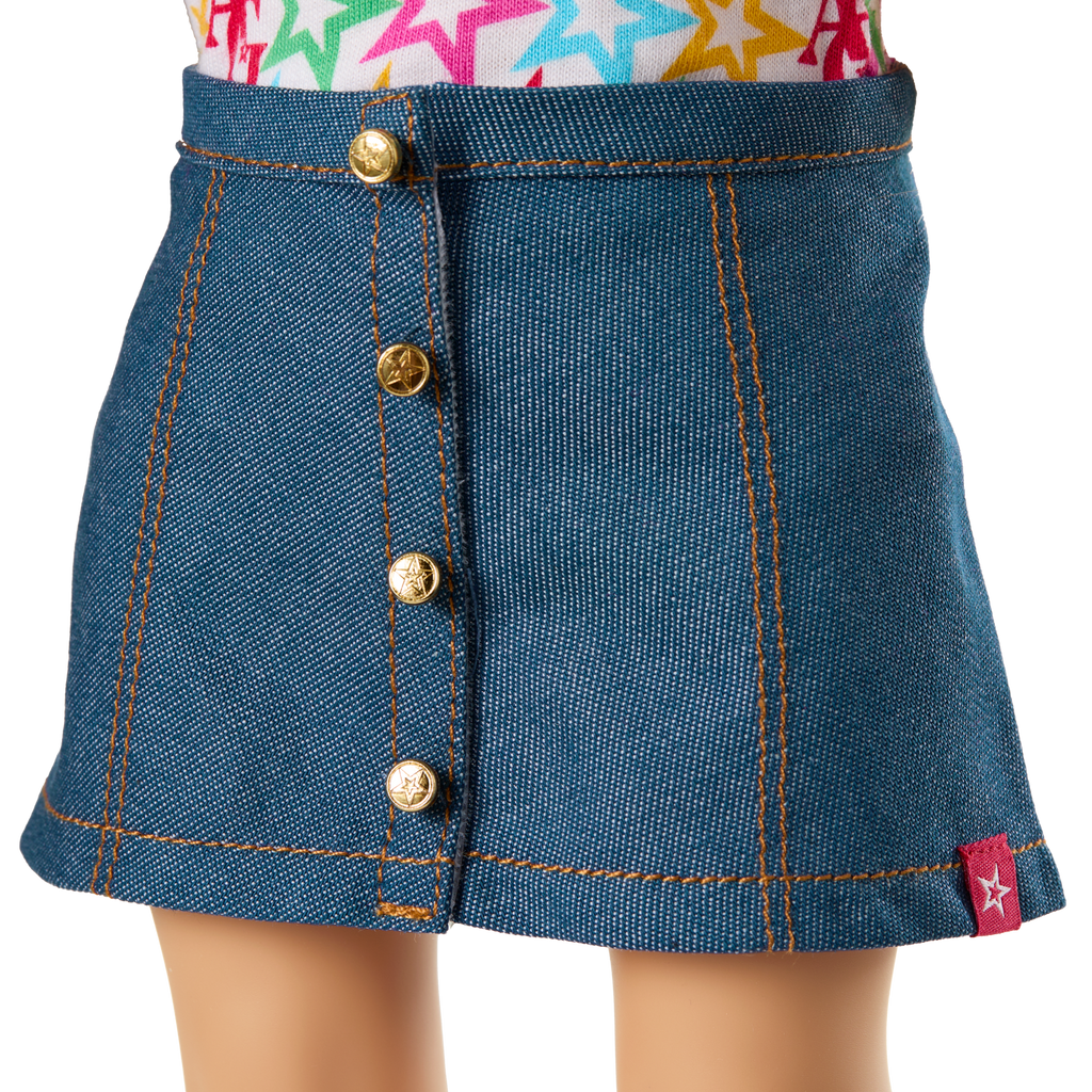 Truly Me™ 18-inch Doll #131 with straight blonde hair B4