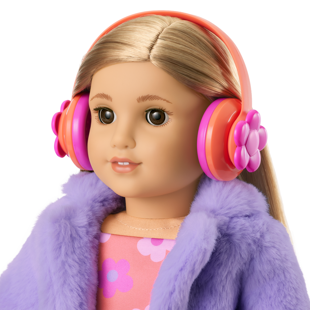 Truly Me™ #131 Doll & Day of Fun All-in-One Set A2