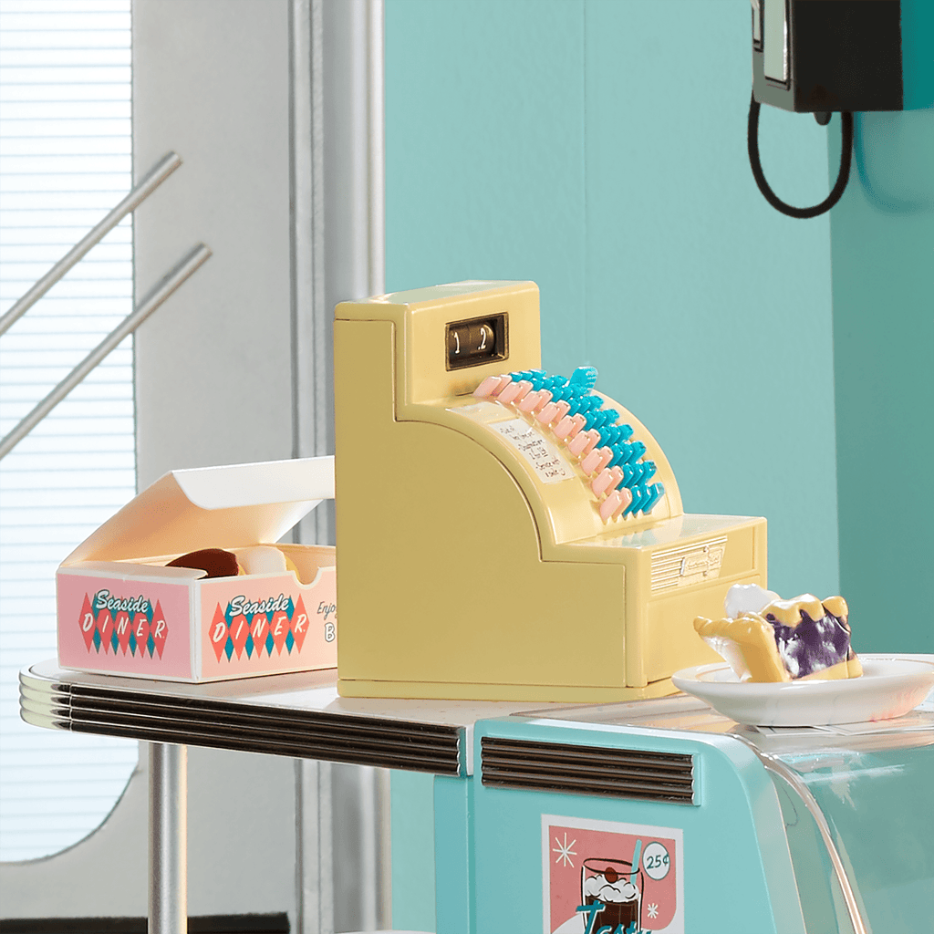 Maryellen’s™ Seaside Diner Bakery Case for 18-inch Dolls (Historical Characters) F5