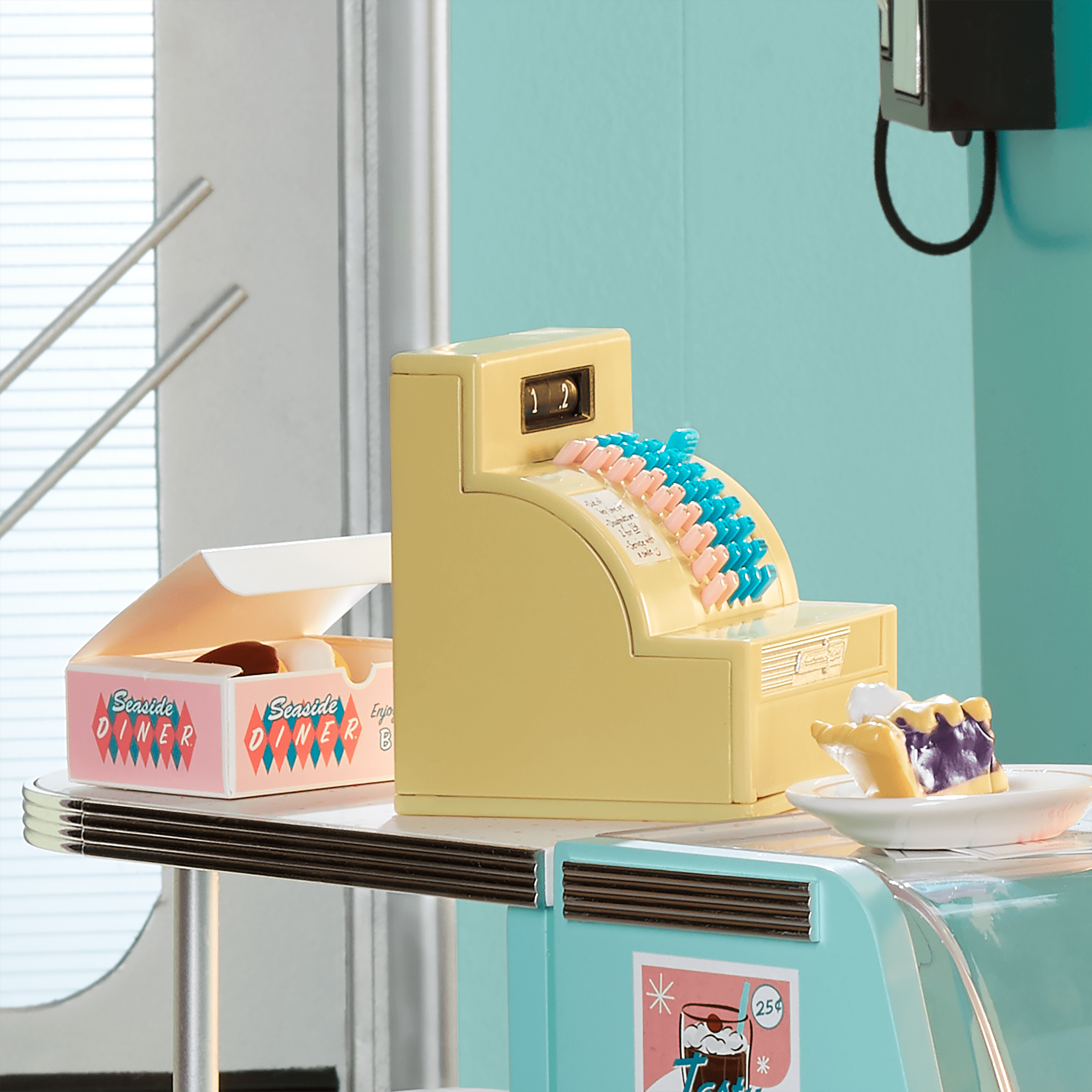 Maryellen’s™ Seaside Diner Bakery Case for 18-inch Dolls (Historical Characters) F5