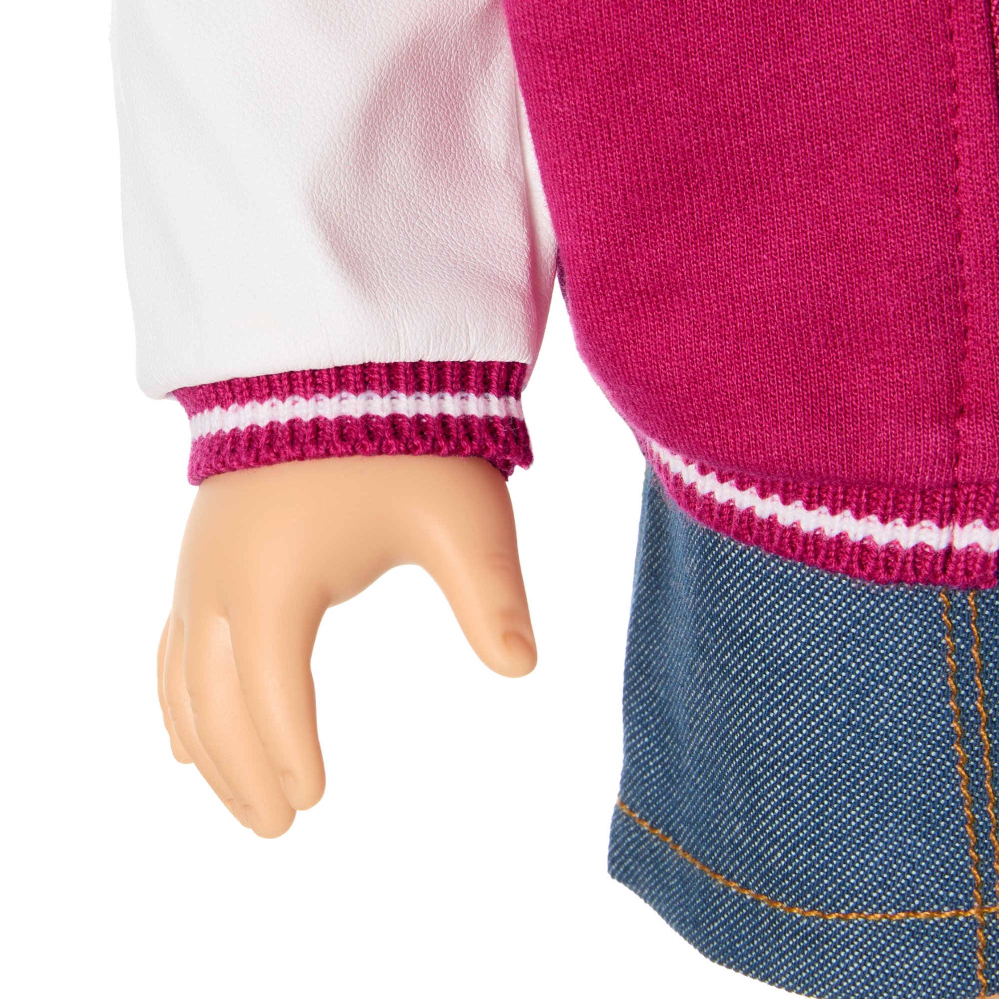 Truly Me™ 18-inch Doll #118 with curly caramel hair F9