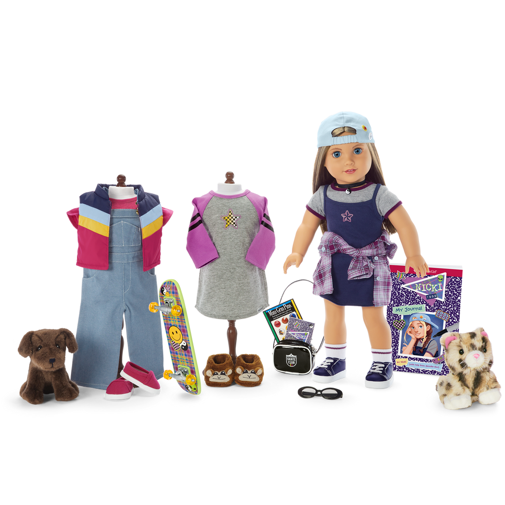 ’90s Twins Nicki’s™ Skateboarding Gift Set (Historical Characters) B8
